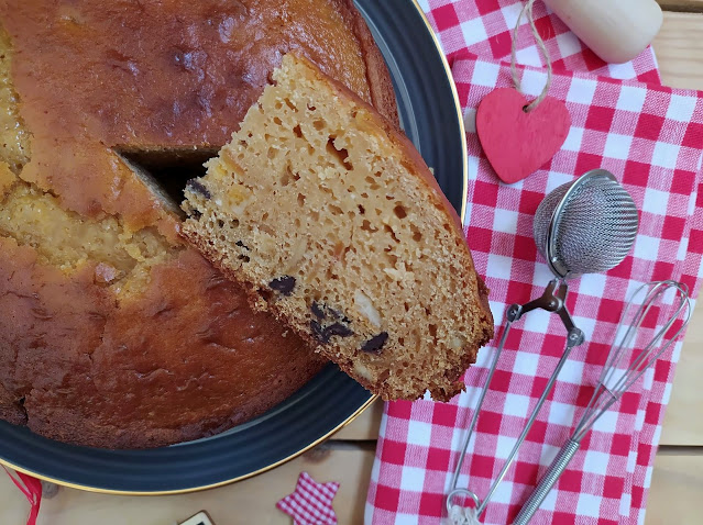 Receta de bizcocho de mermelada de naranja amarga y chocolate. Desayuno, merienda, postre, aprovechamiento, tierno, jugoso, esponjoso, con horno, Cuca