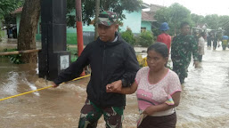 Dandim 0602/Serang Terjun Langsung Bantu Evakusi Warga Korban Banjir