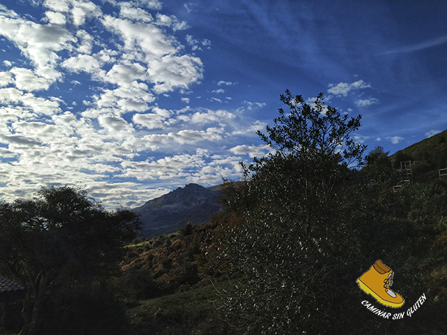 VISTA DE LAS MONTAÑAS Y EL GORBEA