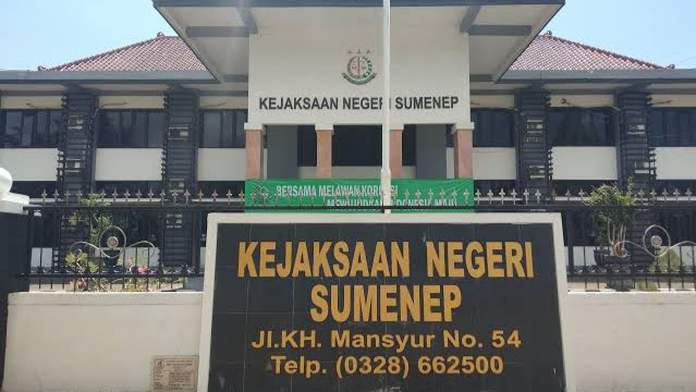 Salah Satu Program Kejaksaan Negeri Sumenep Meningkatkan Kesadaran Hukum Masyarakat dalam bentuk Jaksa Menyapa Jaksa Masuk Sekolah 