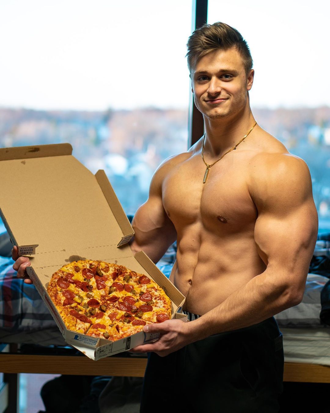 hot-shirtless-young-muscle-hunk-pizza-delivery-guy