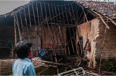 Pergerakan tanah di lebak banten bikin 50 rumah rusak