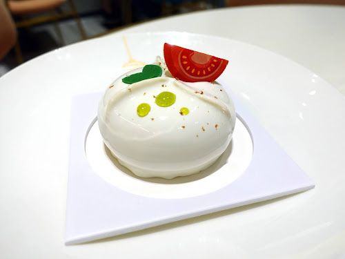 Dang Wen Li by Dominique Ansel Harbour City (當文歷餅店), Around the World Pastry Collection - Burrata (水牛忌廉芝士)