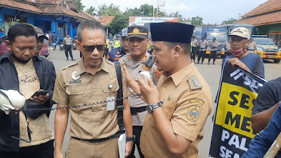 Warga gelar aksi akibat jalan rusak, begini sikap camat Dukuhseti