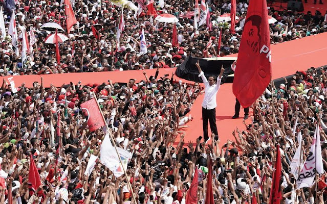 Ucapkan Ikrar Setia, Para Pendukung Jokowi Siap Tunggu Komando 