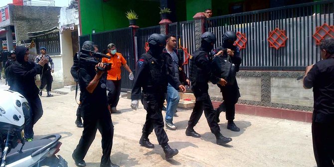 densus 88 arrested 4 in lampung