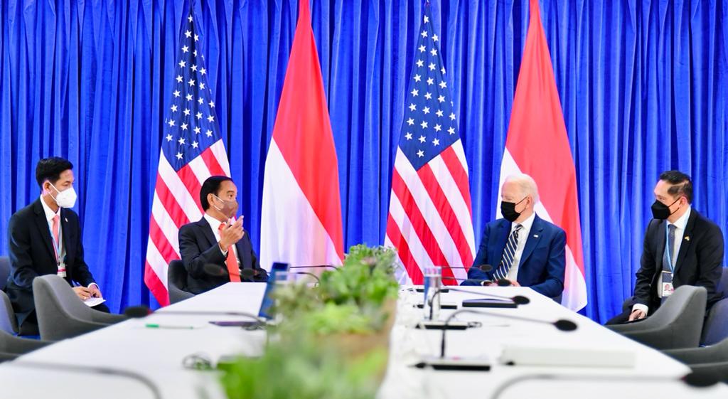 President Joko Widodo discussed strengthening cooperation between Indonesia and the United States in a bilateral meeting with the President of the United States, Joe Biden, in Glasgow, Scotland, Monday (01/11/2021) (Photo: BPMI Setpres/Laily Rachev)