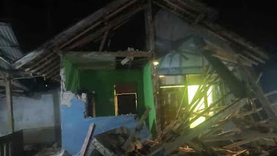 Kadus 2 ;  Untuk di wilayah RW 03 Desa Purasari yang Terdampak Gempa Ada 14 KK.