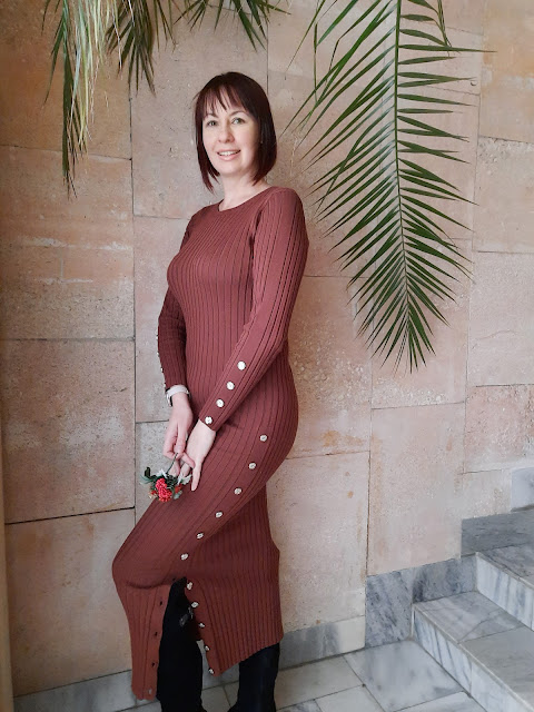 https://femmeluxe.co.uk/chocolate-ribbed-long-sleeve-button-detail-bodycon-midi-dress-karina