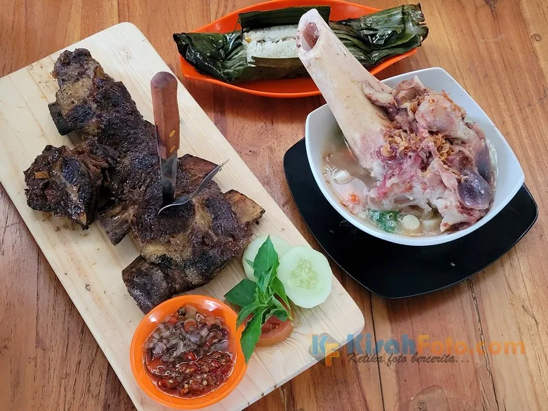 Menikmati Iga Bakar 1 Kilogram dan Sop Sengkel di Mbaloeng Igo Kartasura