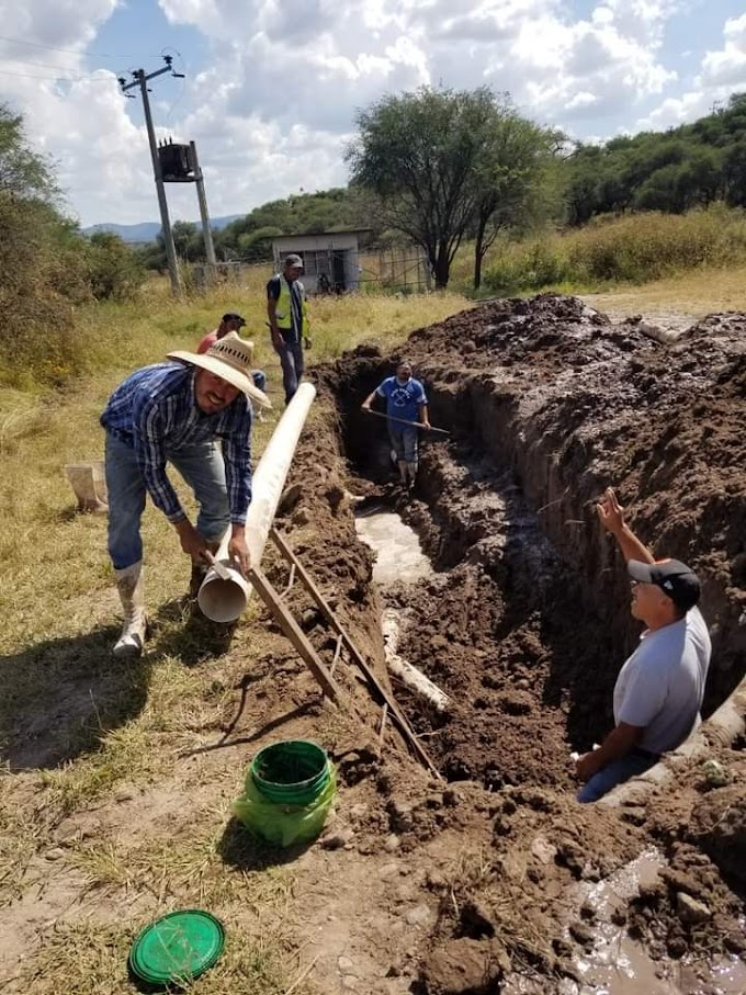 Reparan tubería de agua potable en el pozo del arroyo del Gachupín