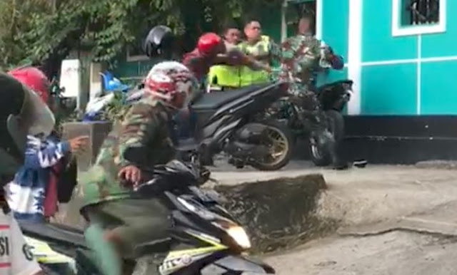 TNI Baku Hantam Lawan 2 Polantas di Ambon
