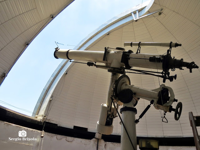 Close-up do telescópio refrator Zeiss do Parque de Ciência e Tecnologia da USP, Água Funda