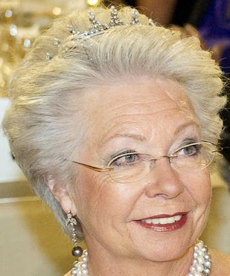 pearl diamond tiara sweden queen sophia princess christina ribbhagen