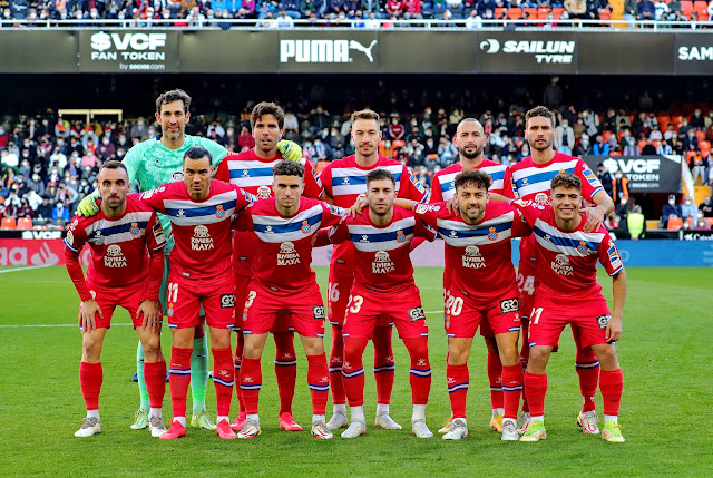 R. C. D. ESPANYOL DE BARCELONA. Temporada 2021-22. Diego López, Cabrera, Loren, Aleix Vidal, Sergi Gómez. Sergi Darder, Raúl De Tomás, Adrià Pedrosa, Adrián Embarba, Keidi Baré, Nico Melamed. VALENCIA C. F. 1 R. C. D. ESPANYOL DE BARCELONA 2 Viernes 31/12/2021, 16:15 horas. Campeonato de Liga de 1ª División, jornada 19. Valencia, Camp de Mestalla