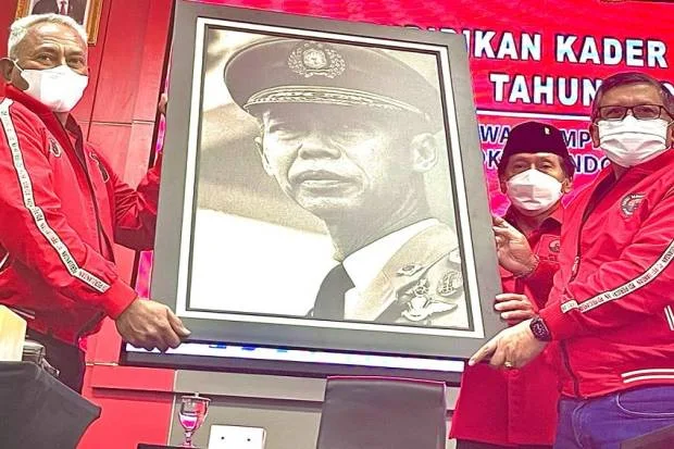 Dikagumi Megawati, Kini Gambar Jenderal Hoegeng Dipajang di Seluruh Sekolah Partai PDIP