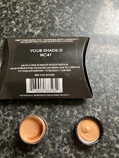 Packaging and sample pot of M.A.C. Studio Fix Fluid SPF 15 Foundation NC41