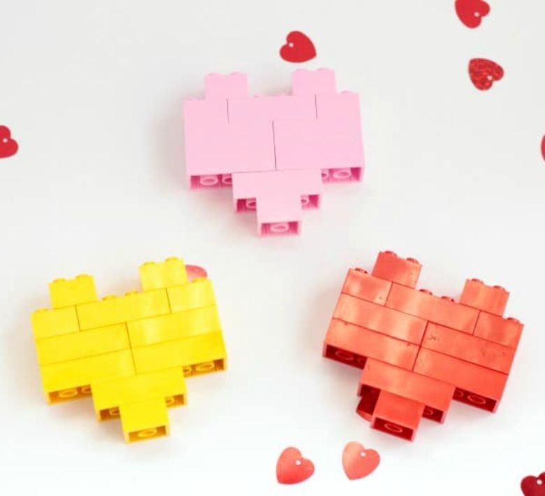 Valentines activity - build a lego heart