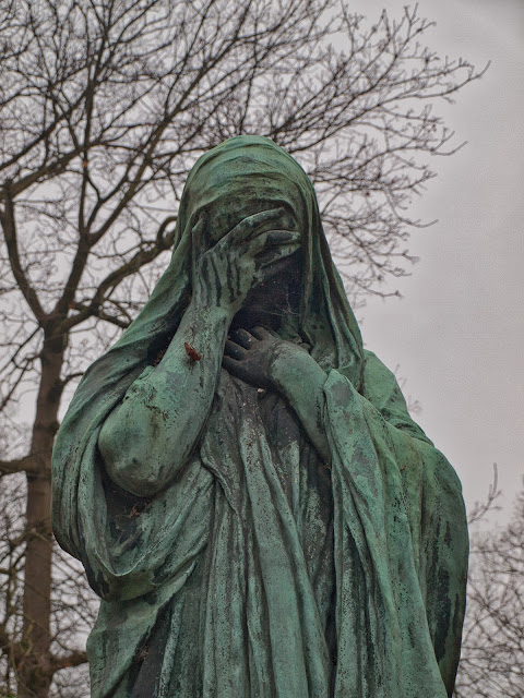 jiemve, Paris, Père Lachaise, statue, tristesse