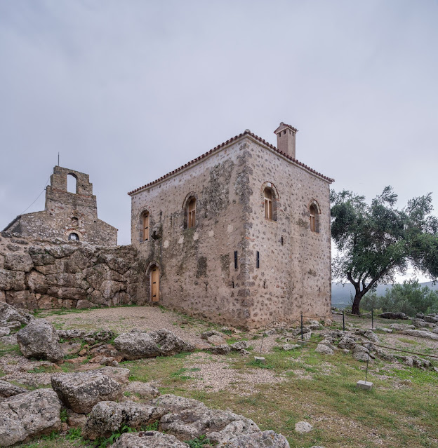 Αρχαιολογικός Χώρος Νεκρομαντείου: η οθωμανική κατοικία (Κούλια).  [Credit:Γιώργος Μαλαμίδης]