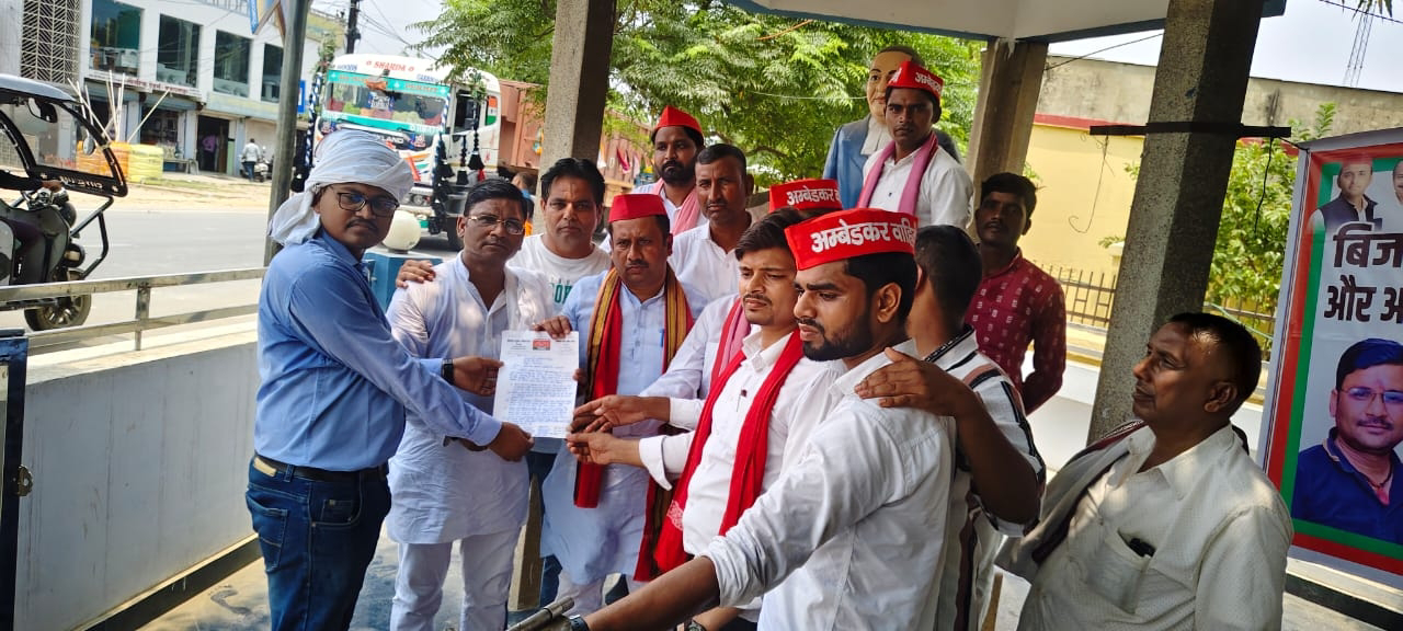 BALRAMPUR...सपा मजदूर सभा के जिला अध्यक्ष ने किया भूख हड़ताल 