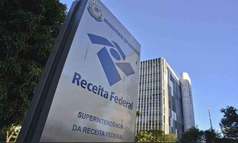  Sem aumento, servidores da Receita Federal prometem cruzar os braços e entregar os cargos