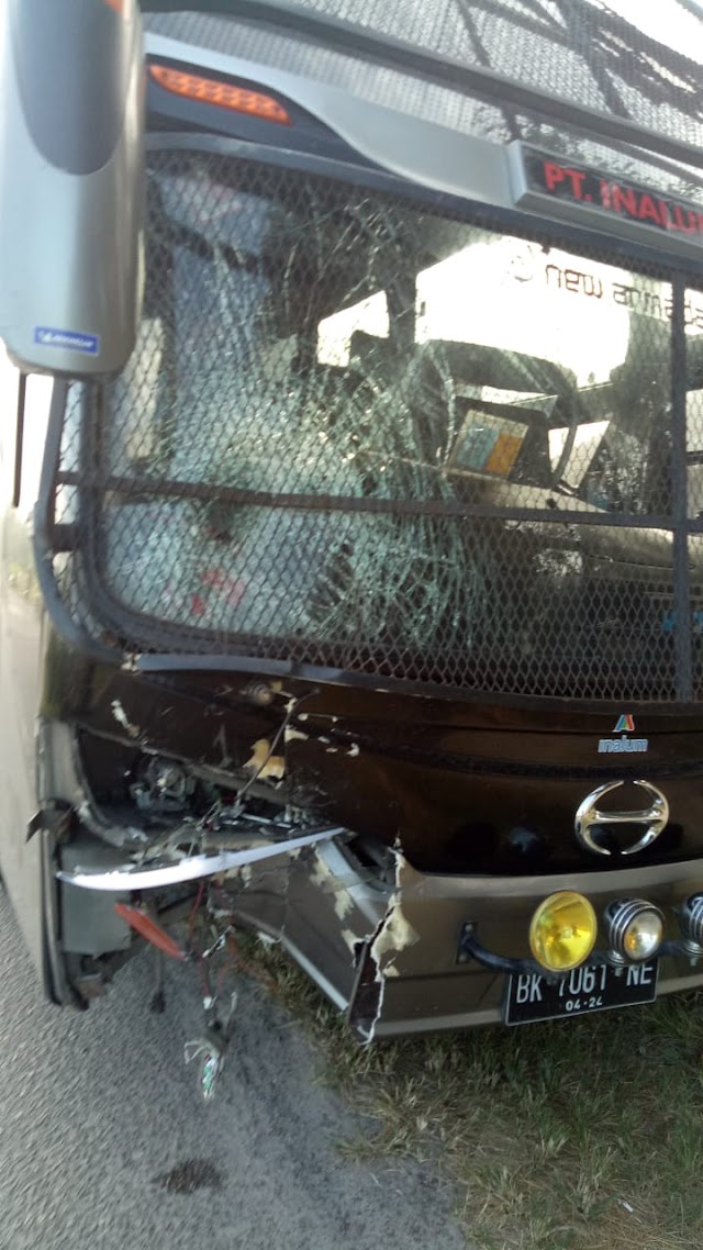 Kecelakaan Maut antara Bus Inalum VS Sepeda Motor, Satu Orang Meregang Nyawa