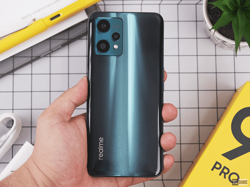 realme 9 Pro has a gorgeous glittery look in Aurora Green