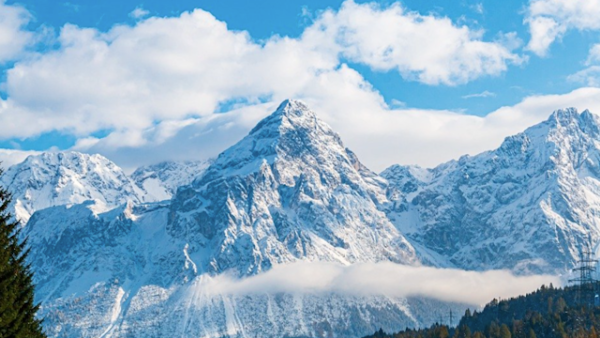 [SCI-TECH] POURQUOI NEIGE-T-IL DU PLASTIQUE DANS LES ALPES ?