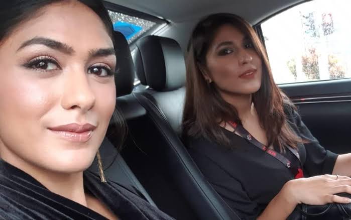 Mrunal Thakur Age,Height,Weight,Movies,Net Worth,Bf,Family,Biography&More