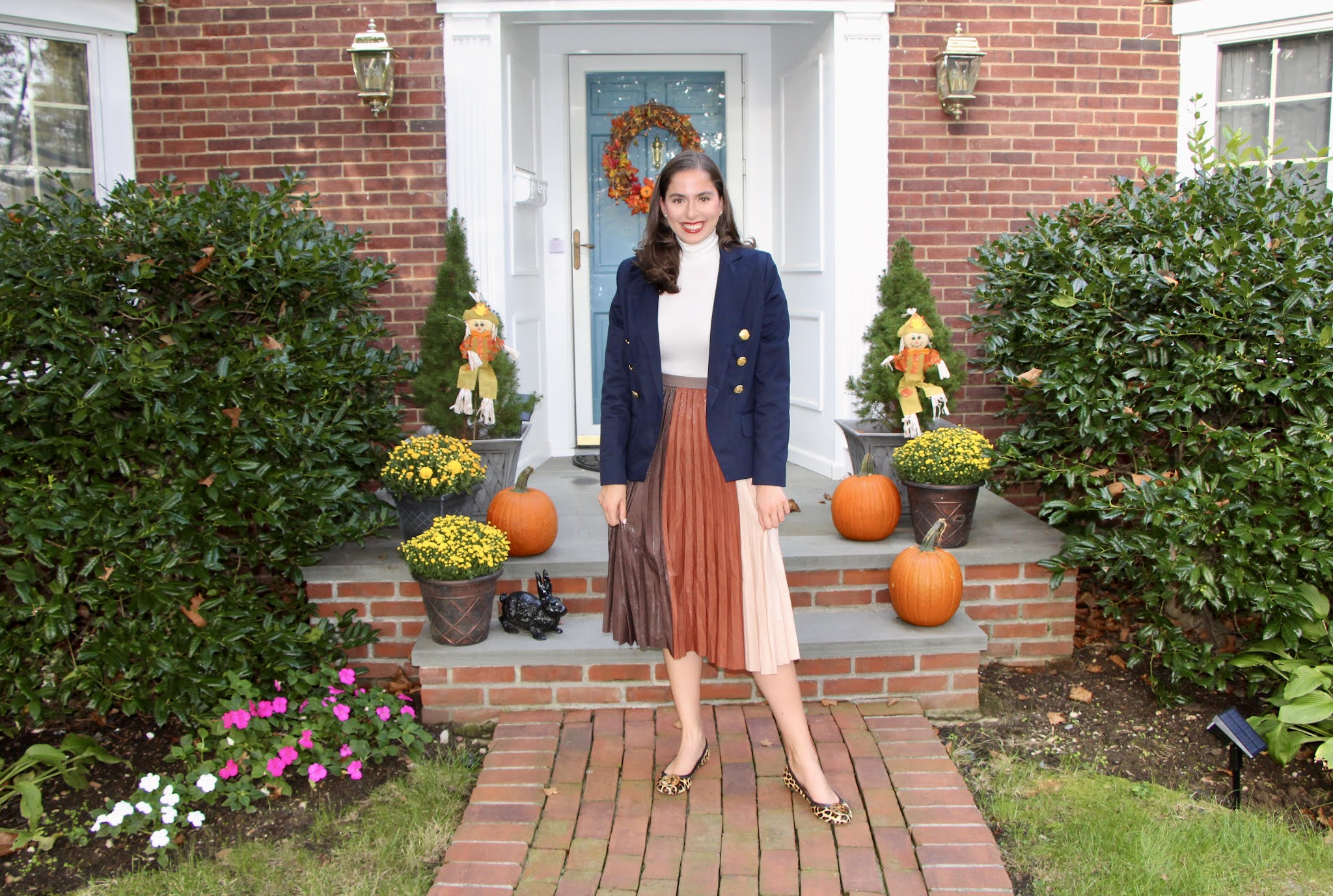 chicwish, thanksgiving outfit, fall outfit, business casual, chicwish, pleated skirt, navy blazer
