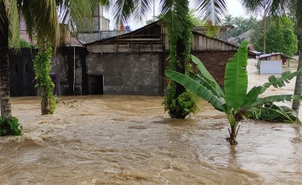 Rohul Dikepung Banjir, Warga Butuh Dievakuasi dan Makanan