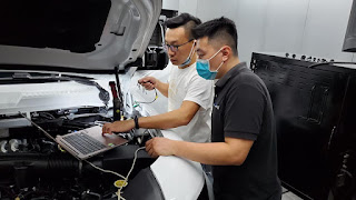 來自澳洲的汽車改裝品牌VAITRIX麥翠斯有最廣泛的車種適用產品，含汽油、柴油、油電混合車專用電子油門控制加速器，搭配外掛晶片及內寫，高品質且無後遺症之動力提升，也可由專屬藍芽App–AirForce GO切換一階、二階、三階ECU模式。外掛晶片及電子油門控制器不影響原車引擎保固，搭配不眩光儀錶，提升馬力同時監控愛車狀況。另有馬力提升專用水噴射可程式電腦及套件，改裝愛車不傷車。適用品牌車款： Audi奧迪、BMW寶馬、Porsche保時捷、Benz賓士、Honda本田、Toyota豐田、Mitsubishi三菱、Mazda馬自達、Nissan日產、Subaru速霸陸、VW福斯、Volvo富豪、Luxgen納智捷、Ford福特、Hyundai現代、Skoda斯柯達、Mini; Altis、CRV、CHR、Kicks、Cla45、Focus mk4、Sienta 、Camry、Golf GTI、Polo、Kuga、Tiida、U7、Rav4、Odyssey、Santa Fe新土匪、C63s、Lancer Fortis、Elantra Sport、Auris、Mini R56、ST LINE、535i、Tiguan、RS6 AVANT、 Tiguan R、C300...等。