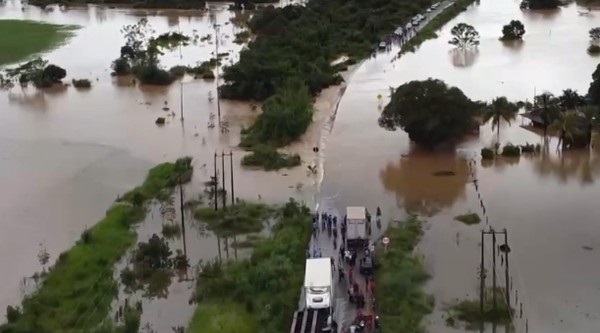 Cerca de 60 famílias são atingidas por enchentes em Rolim de Moura, RO, e outras 500 estão em zona de risco