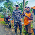 PRAJURIT LANAL TEGAL BAGIKAN OBAT-OBATAN KEPADA WARGA TERDAMPAK TANAH LONGSOR PEKALONGAN