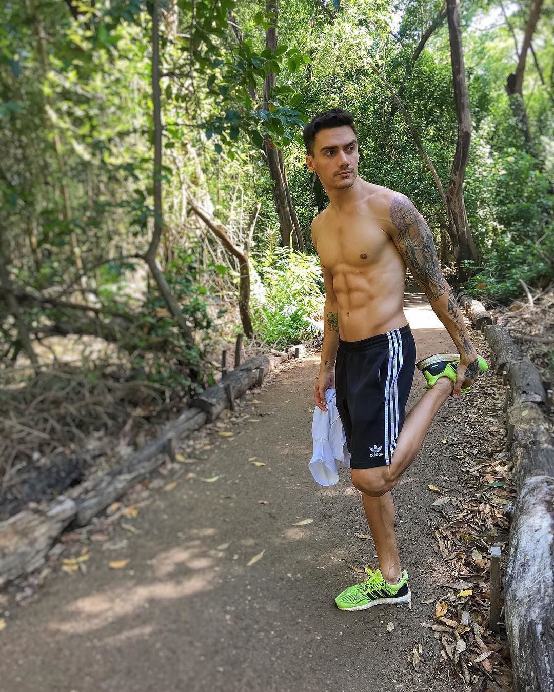 shirtless-fit-tattoo-abs-hot-guy-in-shape-running-woods