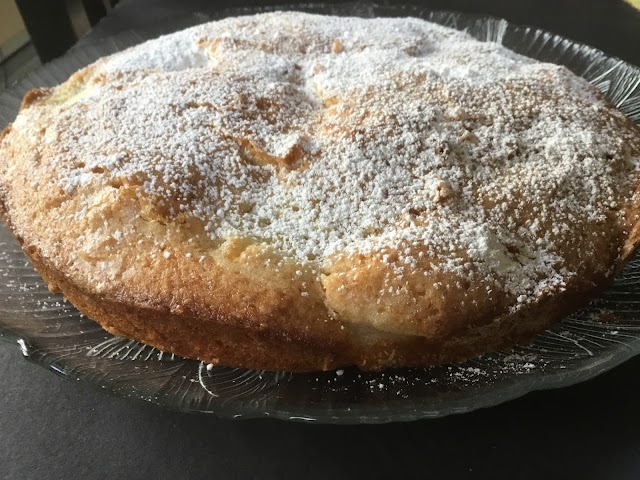 French Apple Cake