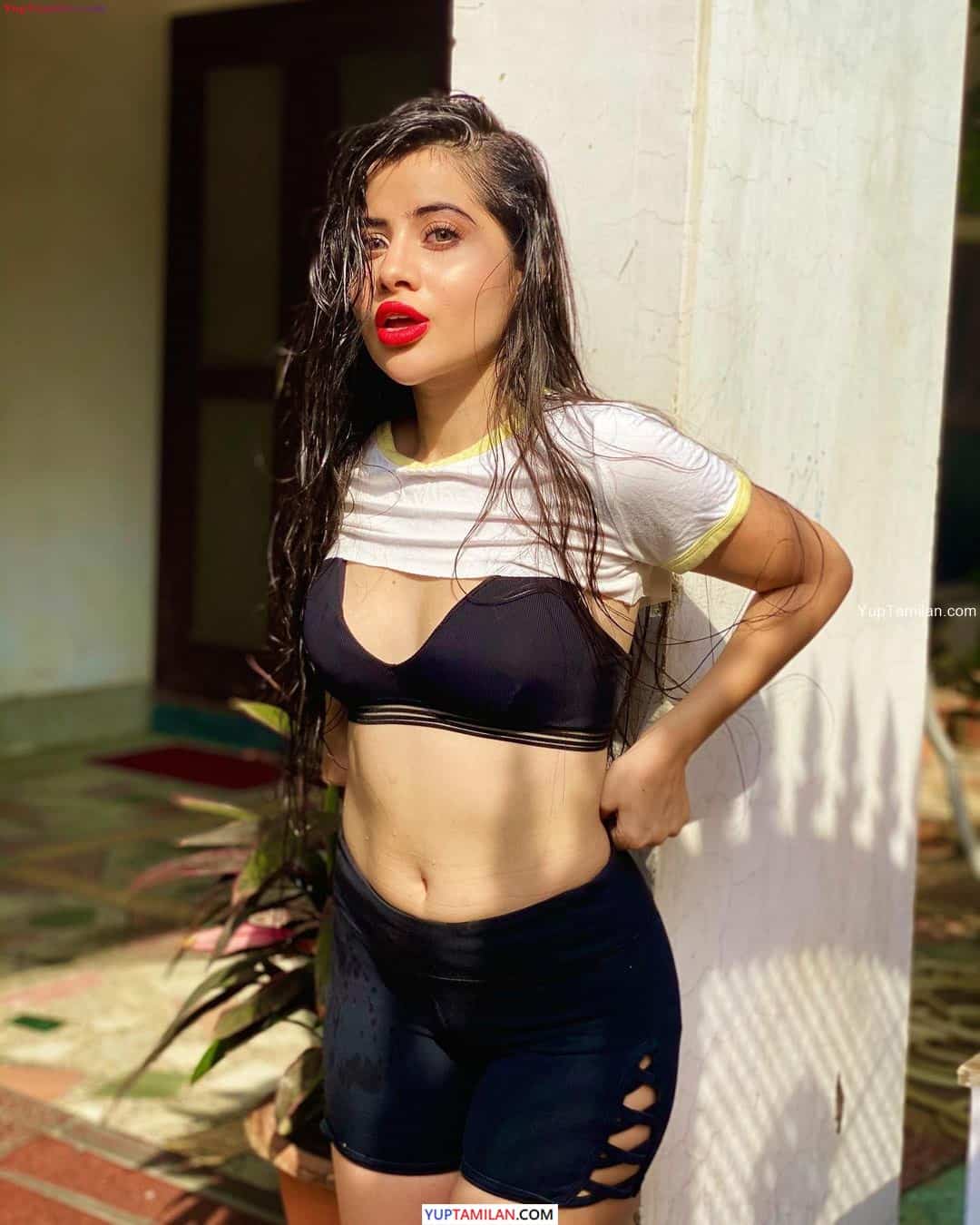 Urfi javed sexy boobs