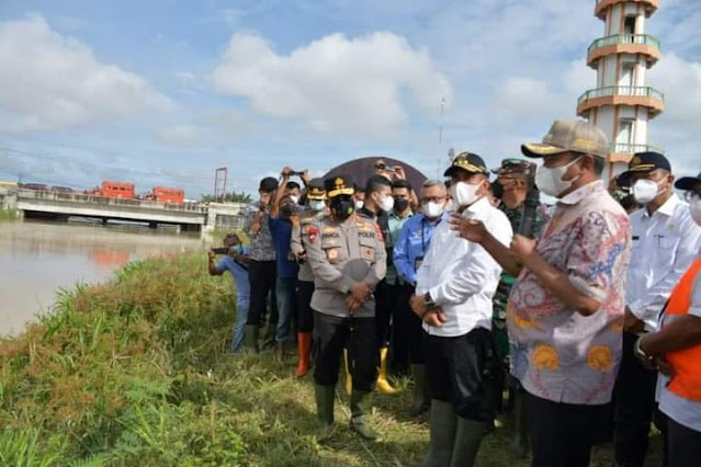 Gubernur Sumut Meninjau Bencana Banjir,  Bupati Sergai Harap Solusi Konkrit Atasi Banjir