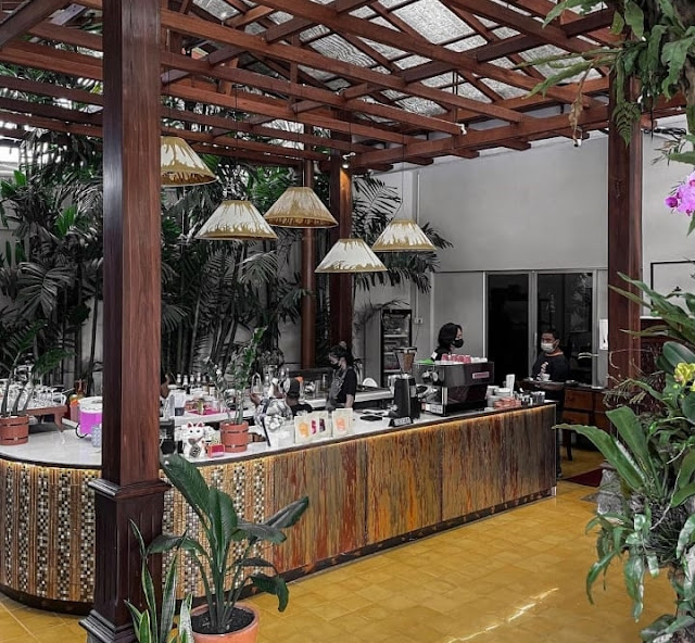 Cafe Hits Jakarta Timur
