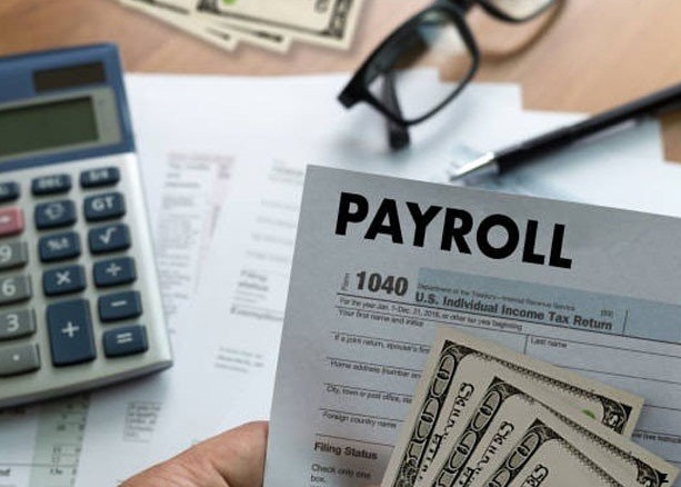 A payroll employee who secretly increased his salary three times was sentenced to 7 years in prison