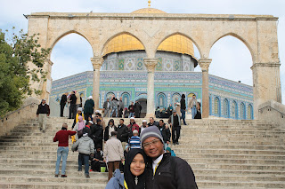 Pemandangan di depan masjid berkubah emas Yerusalem