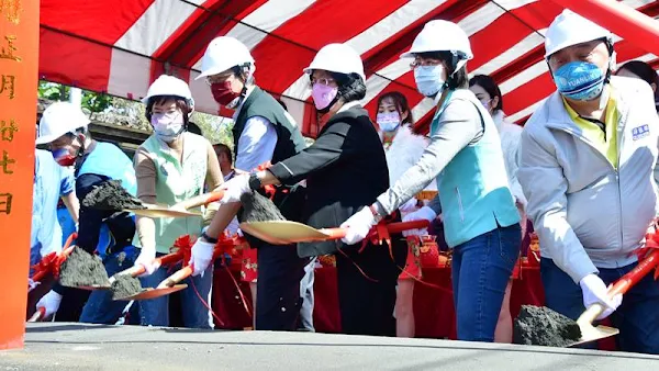 ▲東彰道路北段新闢工程動工，突破交通瓶頸，改善台1線及縣道137線山腳路的路寬不足、車流量大的問題，加速地區經濟與繁榮。