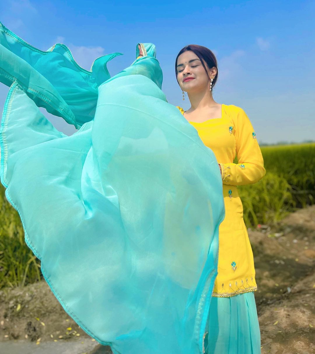 Avneet Kaur: A Diva in Yellow and Sky Blue Salwar Set