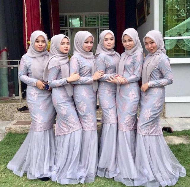 Bridesmaid,hijab