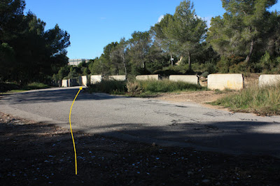 CIMS I COTES DEL BAIX PENEDÈS - BELLVEI AL CASTELL DE LA MUGA, corriol en direcció a La Muga, per l'antic camí de carro, Ruta-1, travessar la carretera de la Baronia de Mar i Camí de Mas Canyís