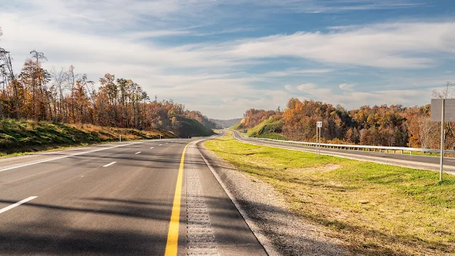 Wallpaper PC Empty Long Road With Trees