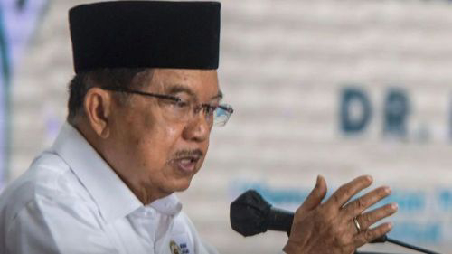Jusuf Kalla membandingkan kelonggaran aturan ceramah agama di masjid di Indonesia dengan sejumlah negara lain.