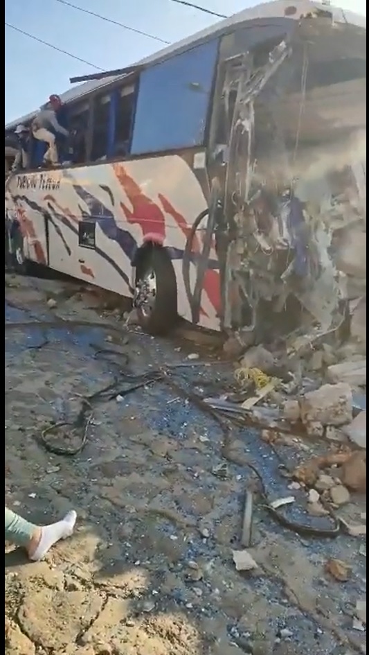 Autobusazo. 19 michocanos muertos y 50 heridos . Iban a ver al señor de Chalma