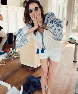 Kirsten Kutner posing for a picture